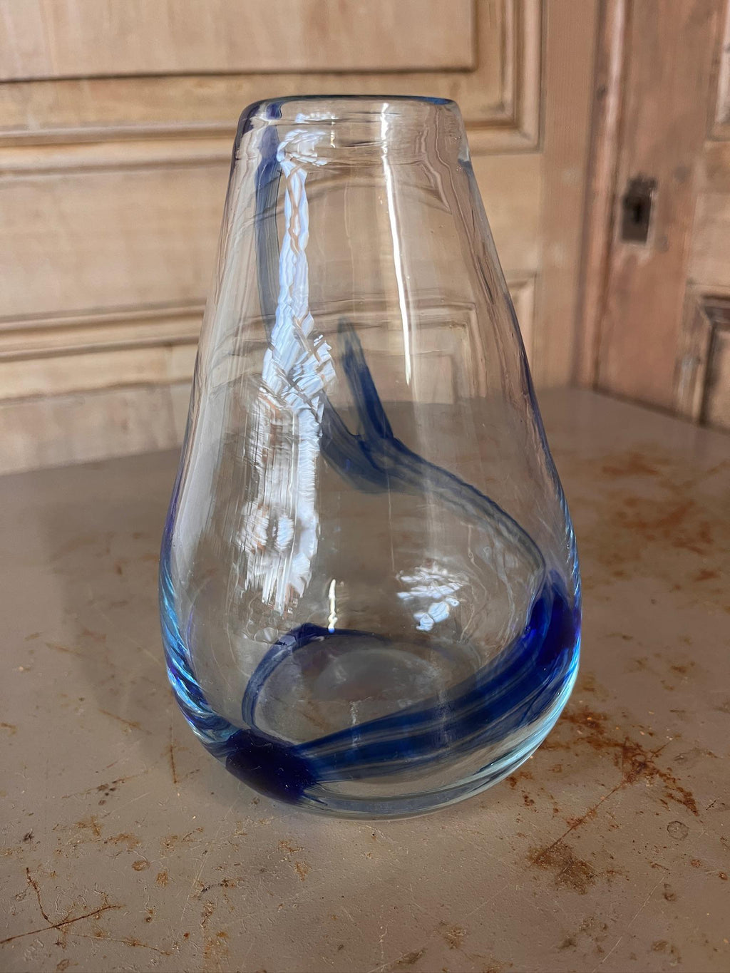 Vase en Verre Soufflé Bouche – Spirale Bleue – Style Mid-Century -