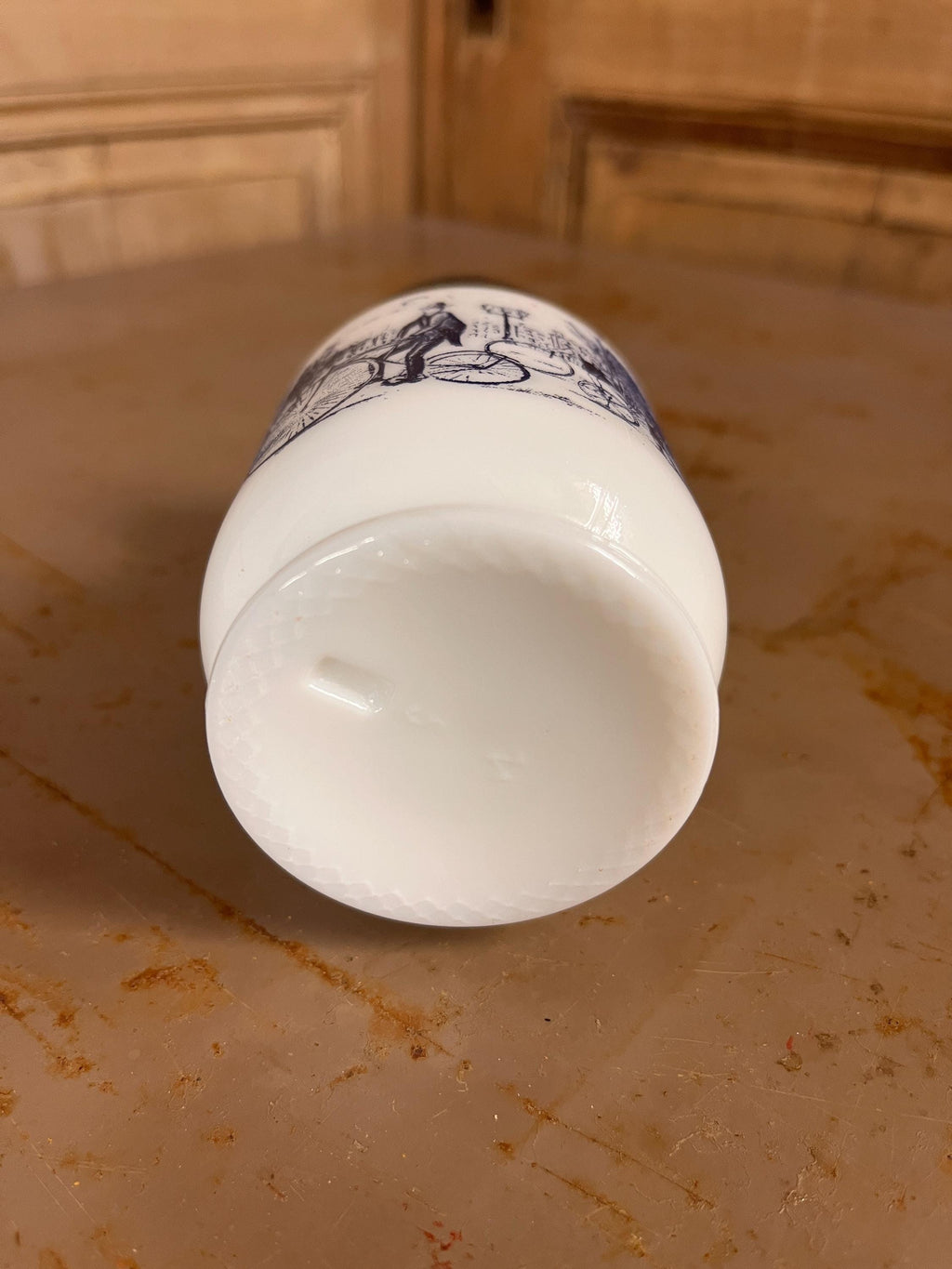 Pot à Épices Opaline Blanche Scène Rétro Carrosse – Verre Opalin Vintage Années 60