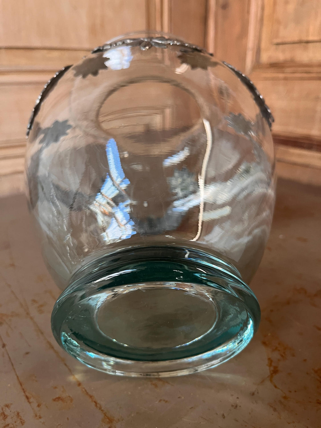 Grand vase étain style broc, mise en situation