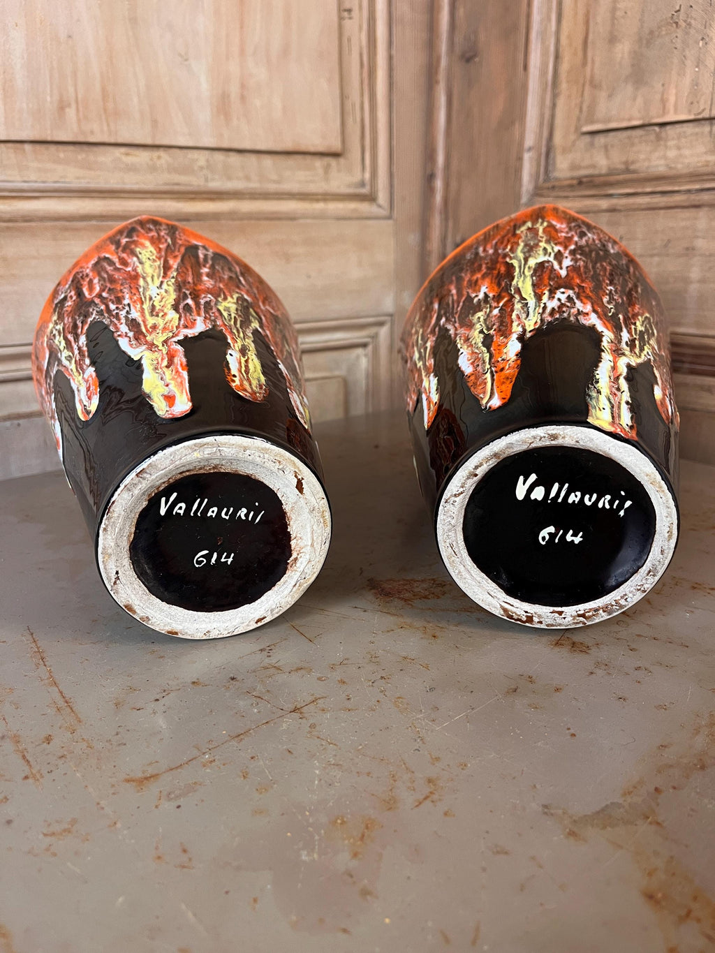 Paire de vases Vallauris Fat Lava orange et noir vintage 60/70 - L'Heureux Nouveau
