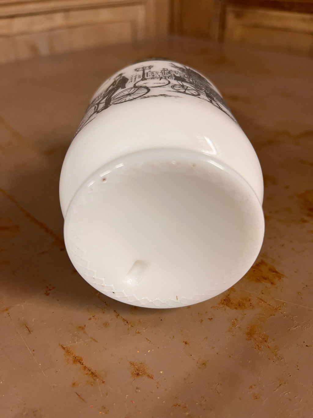Pot à Épices Opaline Blanche Scène Rétro Vélo – Verre Opalin Vintage Années 60