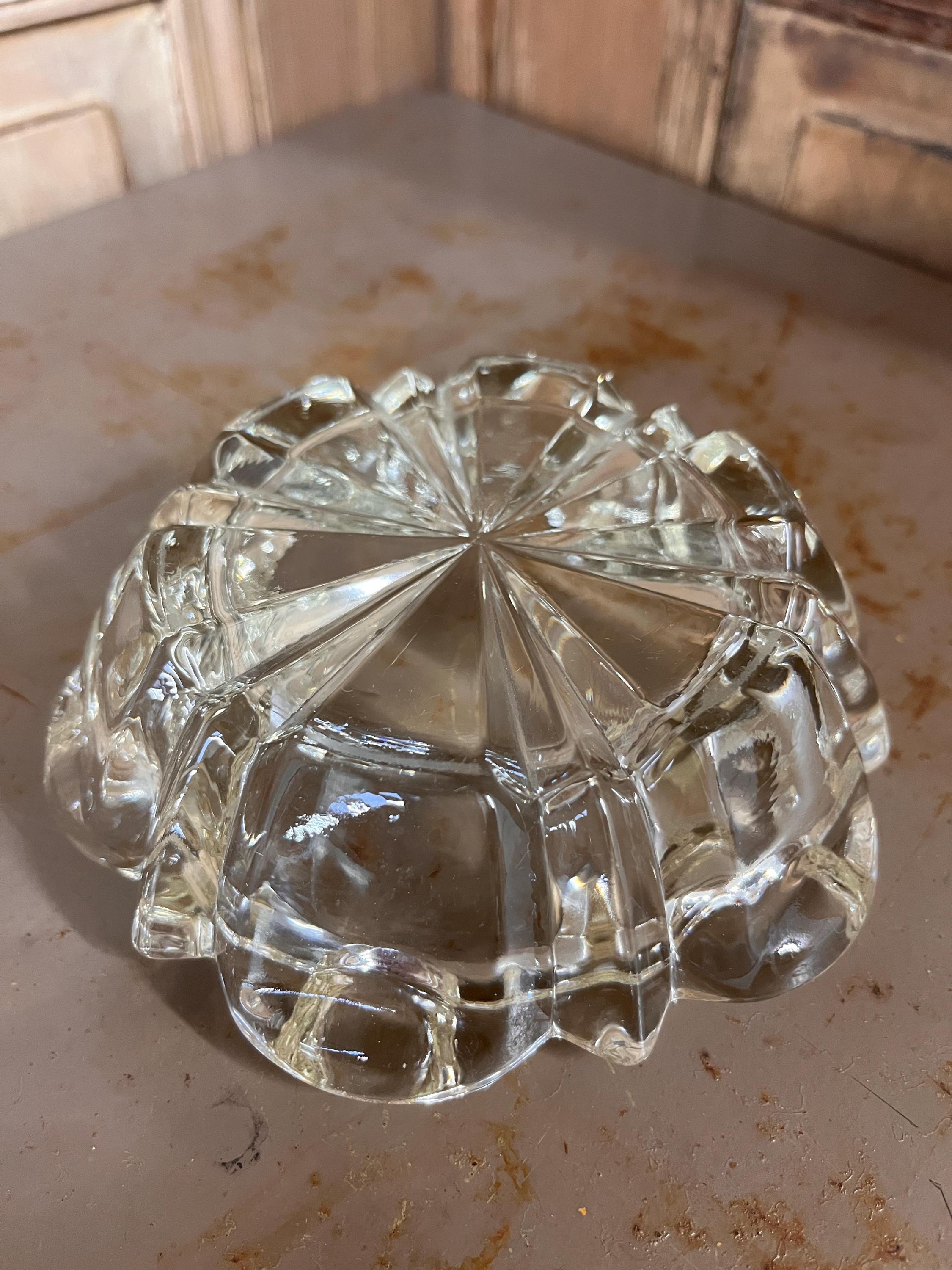 Grand Cendrier Vide-Poches Vintage en Verre Moulé – Bords Festonnés – Années 70