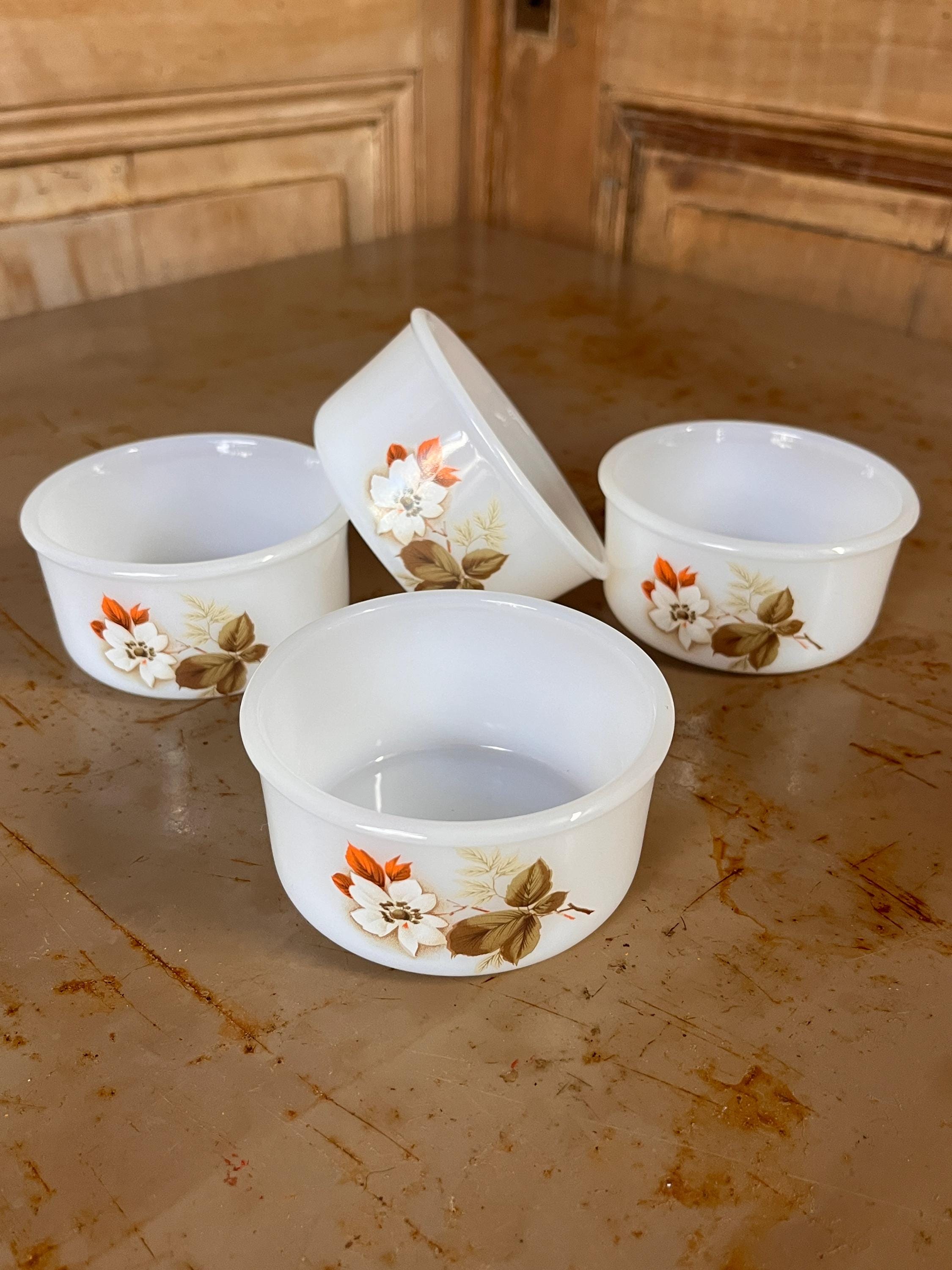Lot de 4 Ramequins Vintage Arcopal "Avila" – Opaline Blanche Décor Floral Automnal Années 70