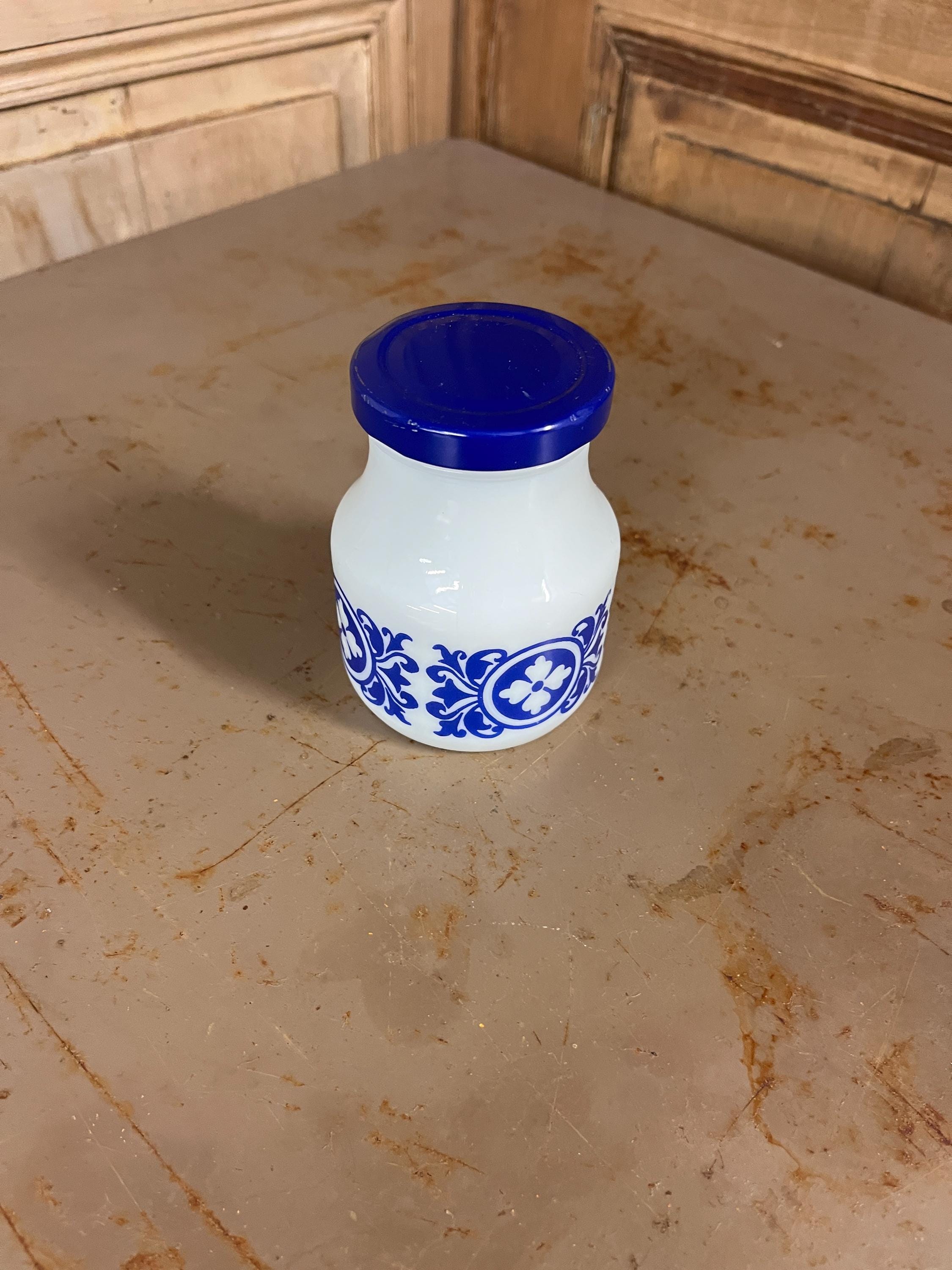 Pot à Épices Arcopal / Opaline – Verre Opalin Blanc & Bleu Vintage Années 70