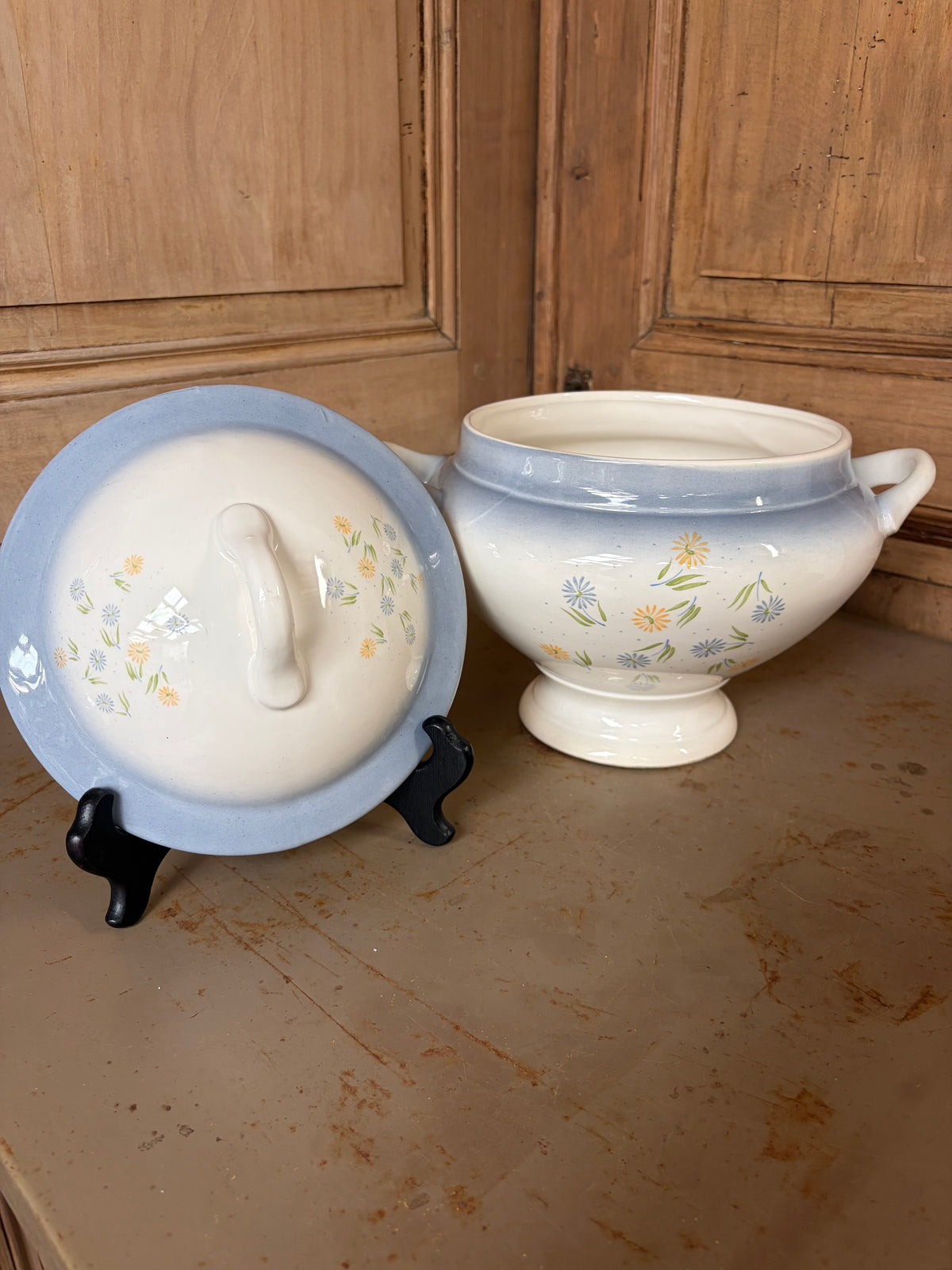 Soupière fleurie sur pied marguerites bleues vintage 70s - L'Heureux Nouveau