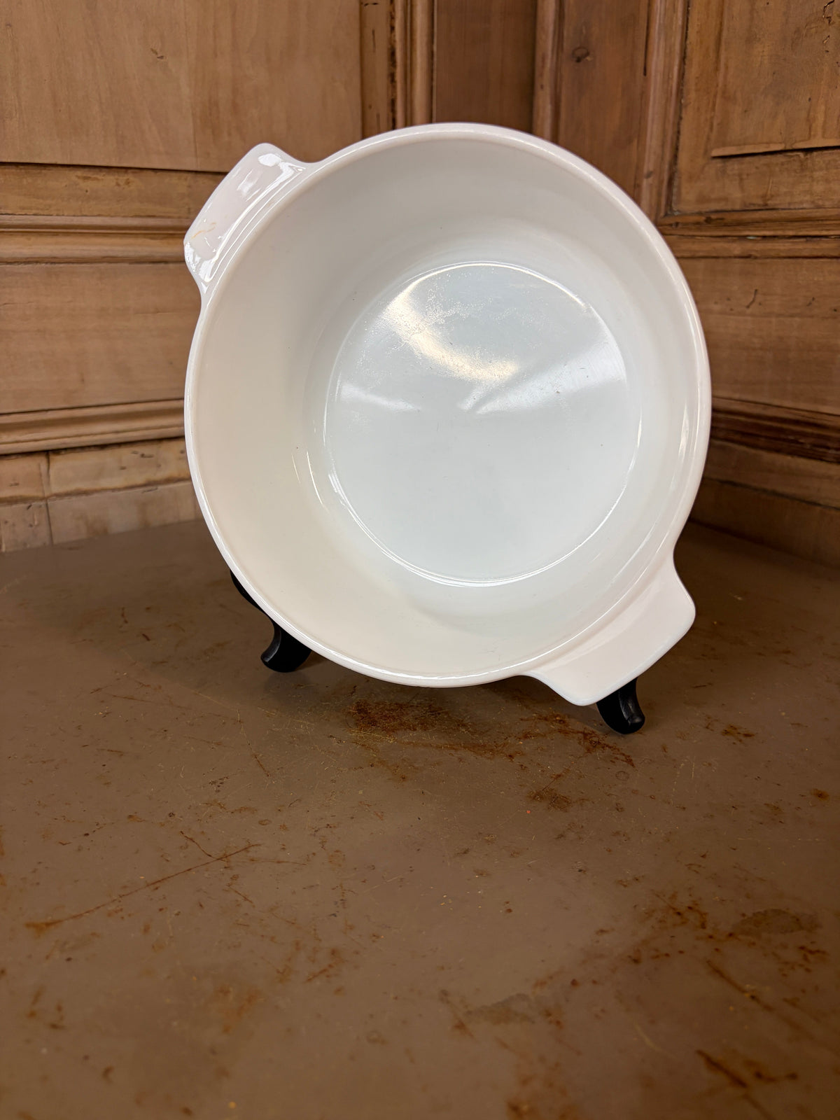 Détail du décor floral automnal sur plat Solidex France