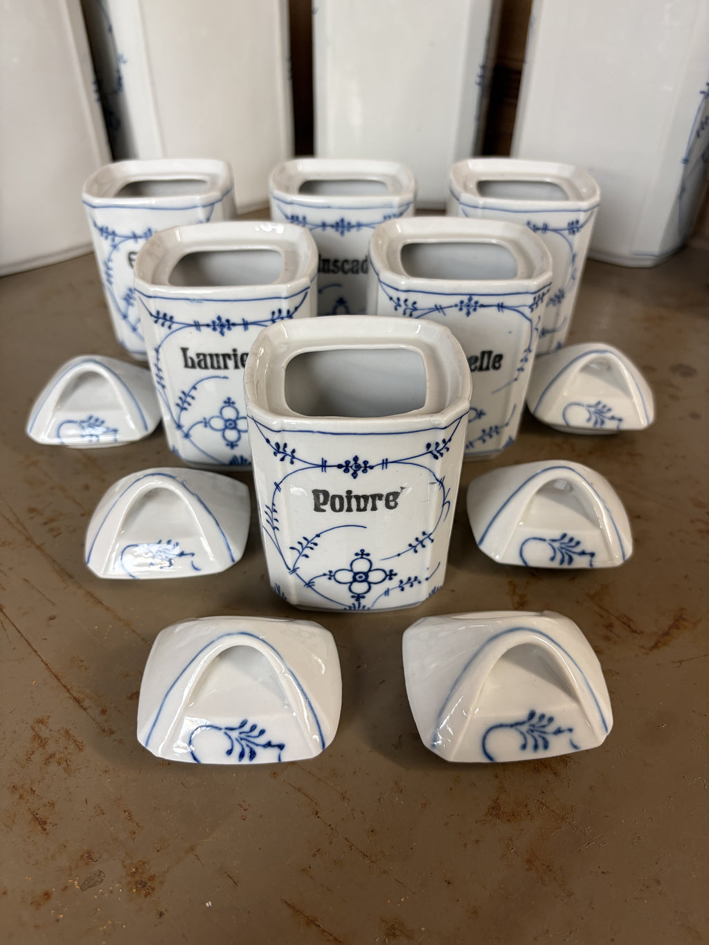 Petits pots Girofle Laurier Poivre Muscade Cannelle avec couvercles
