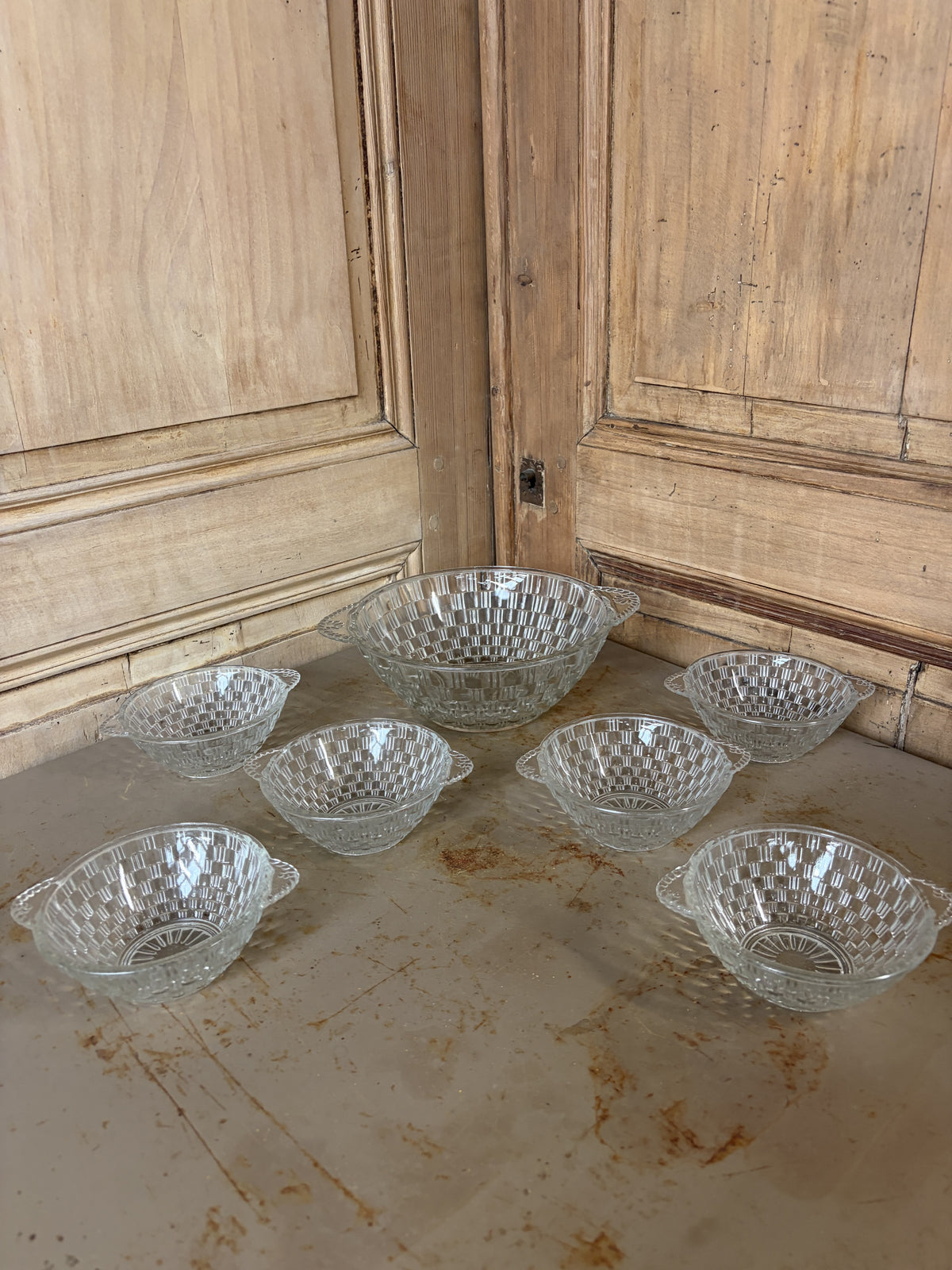 Saladier et 6 coupelles assorties motif vannerie