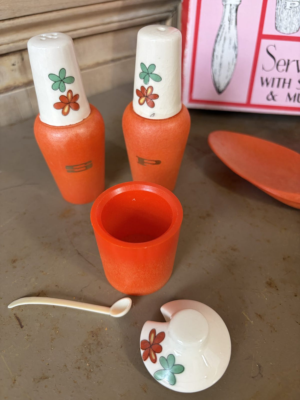 Ensemble couverts orange vintage Hostess Materia - L'Heureux Nouveau