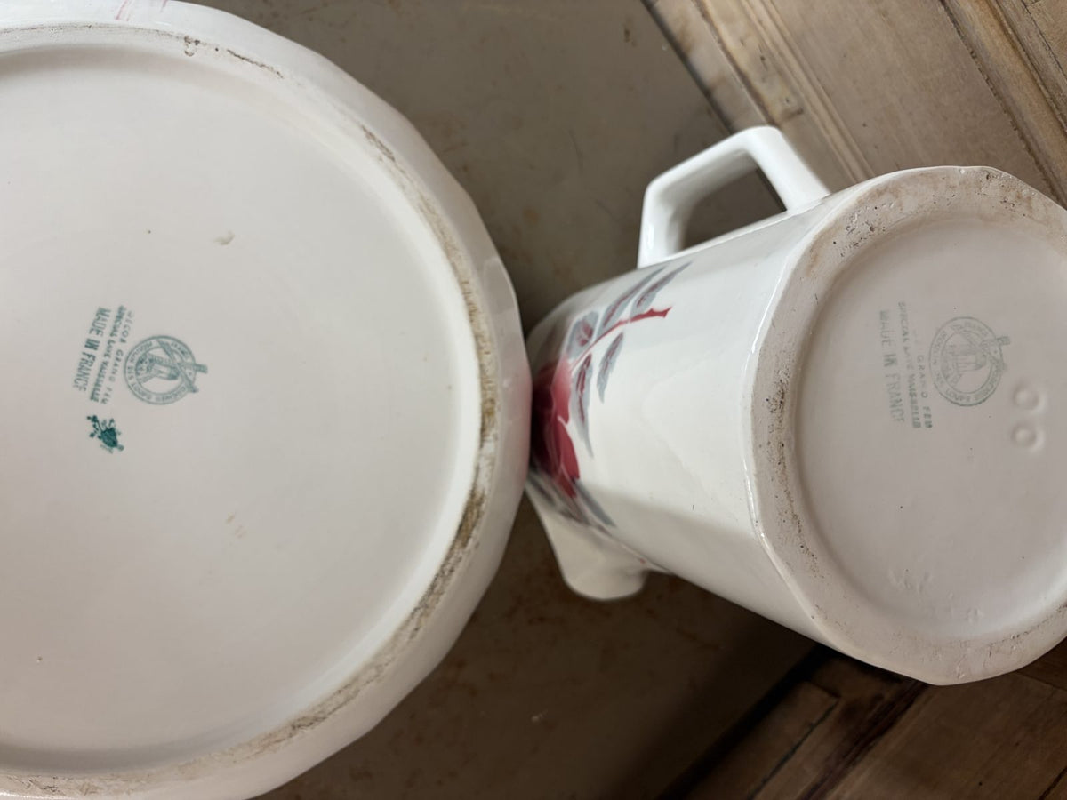 Pichet et bassine vintage décor roses - L'Heureux Nouveau