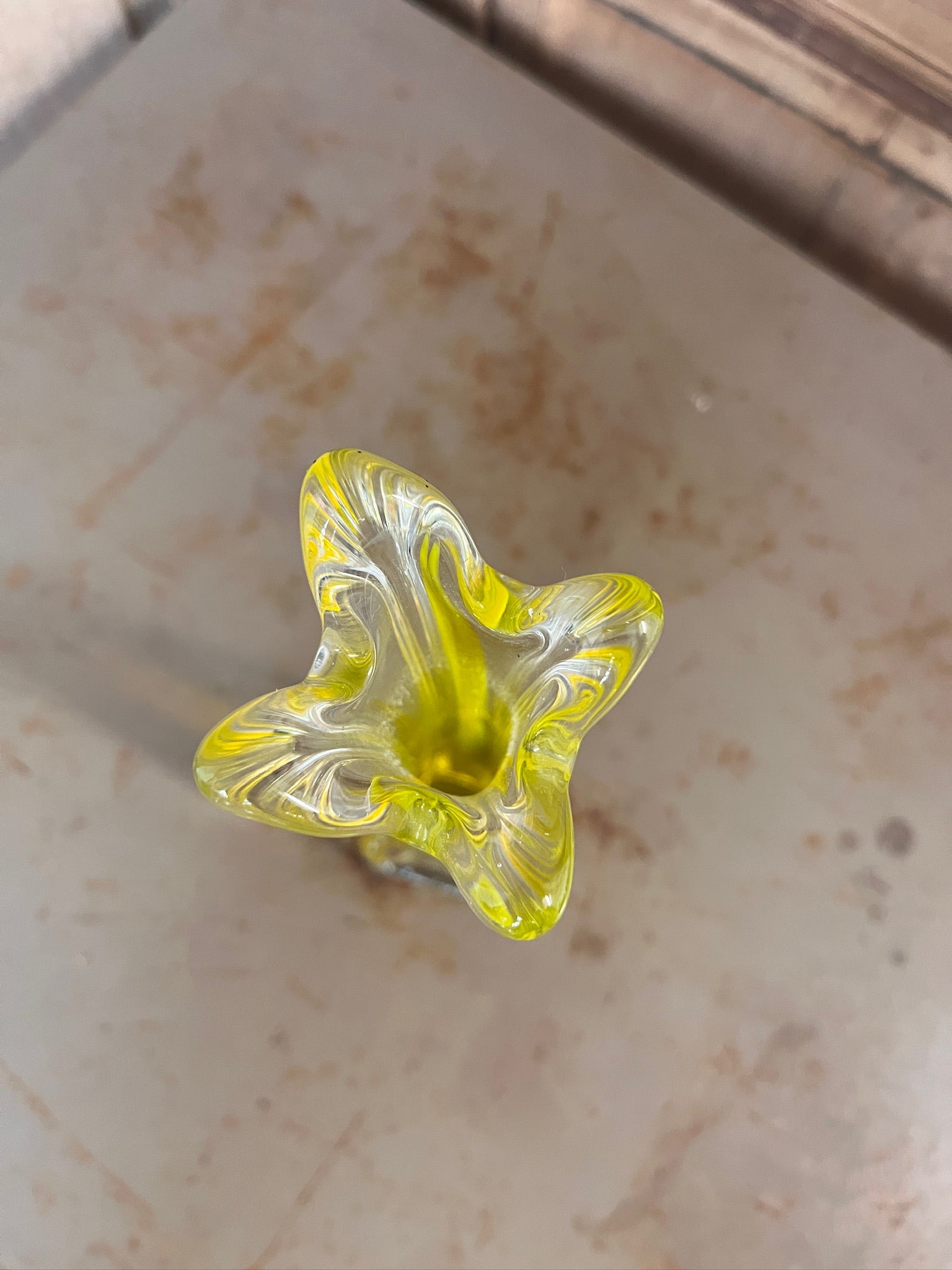 Vase Soliflore Vintage Murano en Verre Sommerso Jaune Solaire – Design Italien