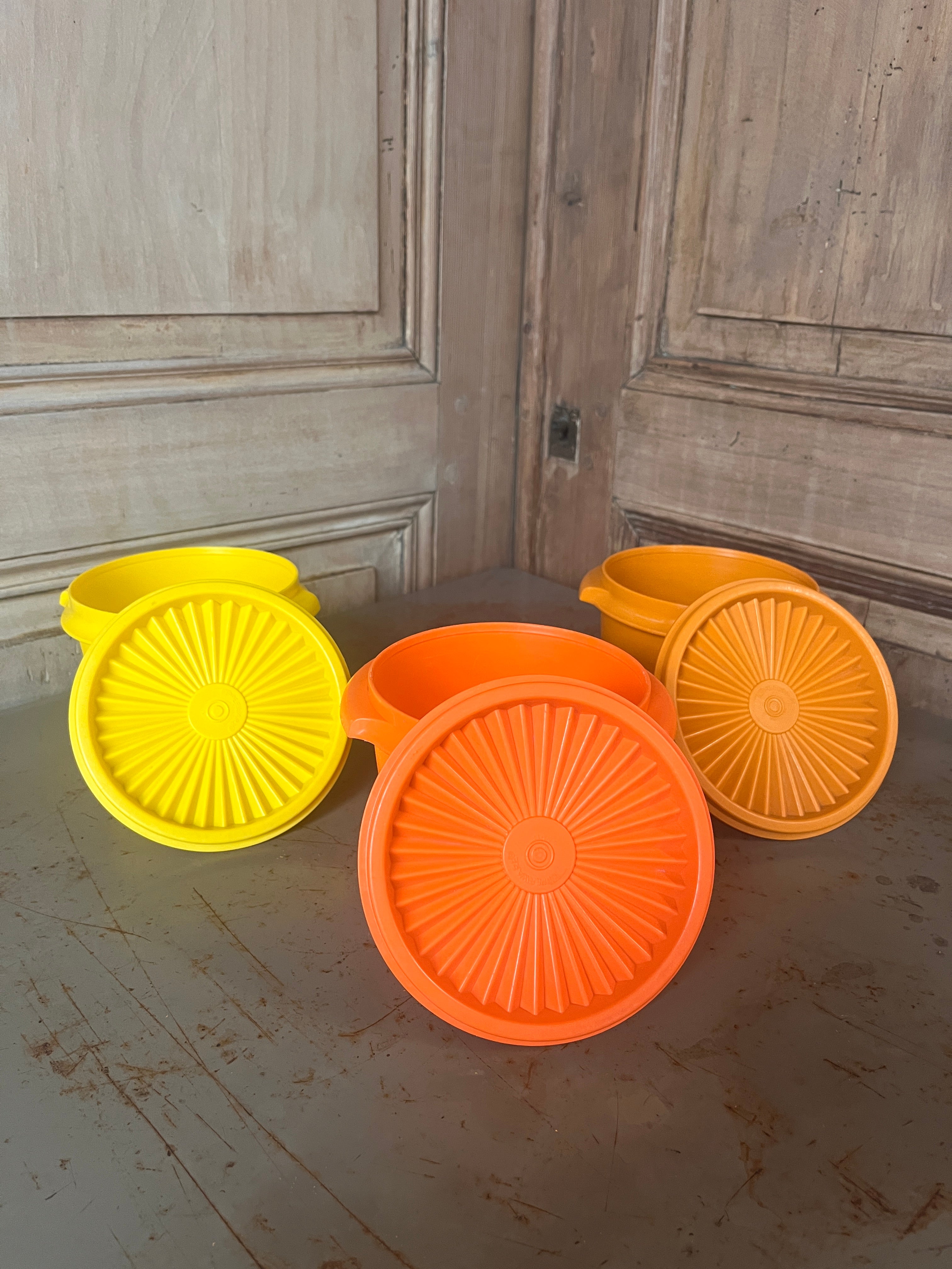 Bols Soleil Tupperware – Plastique Pop Orange & Jaune Vintage Années 70 (Lot de 3)