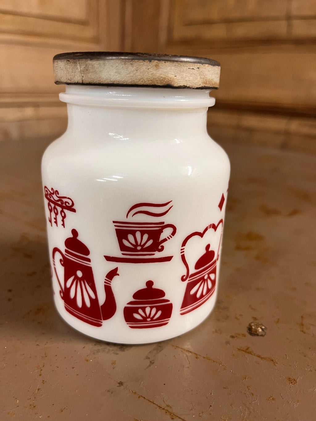 Pot à Épices Opaline Blanche Ustensiles Rouges – Verre Opalin Vintage Années 60