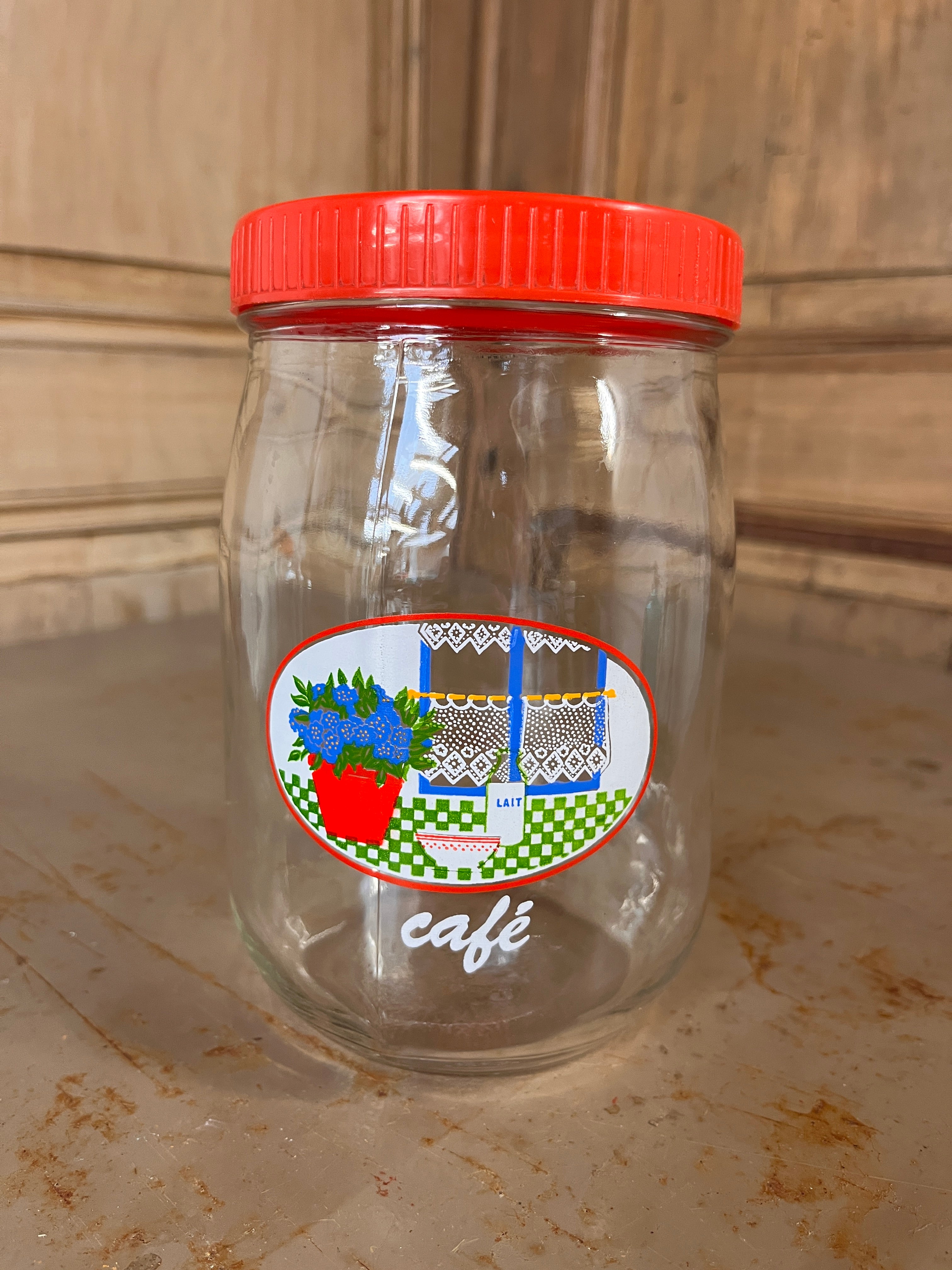 Bocal à Café Vintage "Fenêtre Fleurie" – Pot en Verre 1L & Couvercle Rouge 1980s