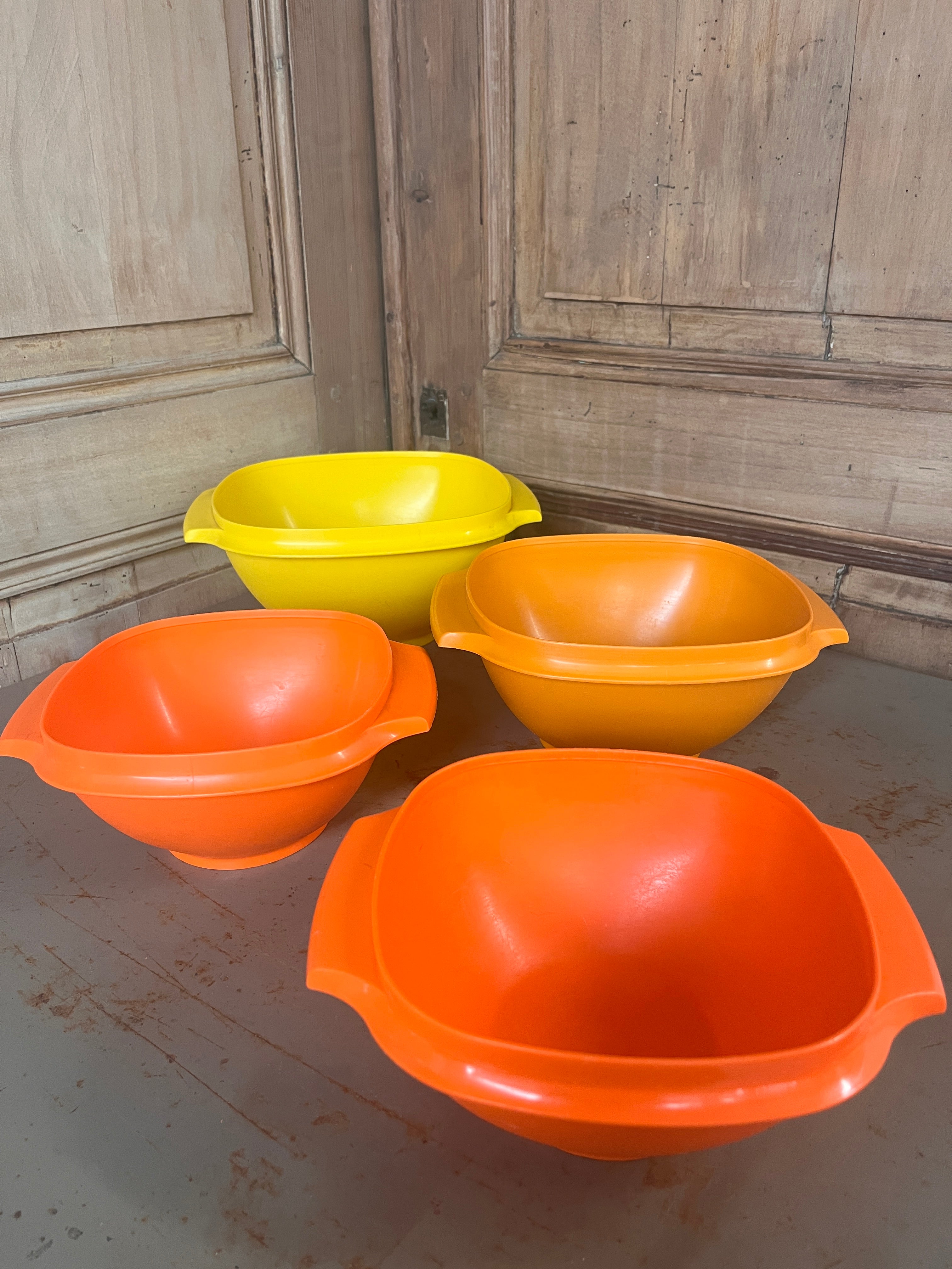Bols Grand-Mère Tupperware – Plastique Pop Orange Marron Jaune Vintage Années 70 (Lot de 4)