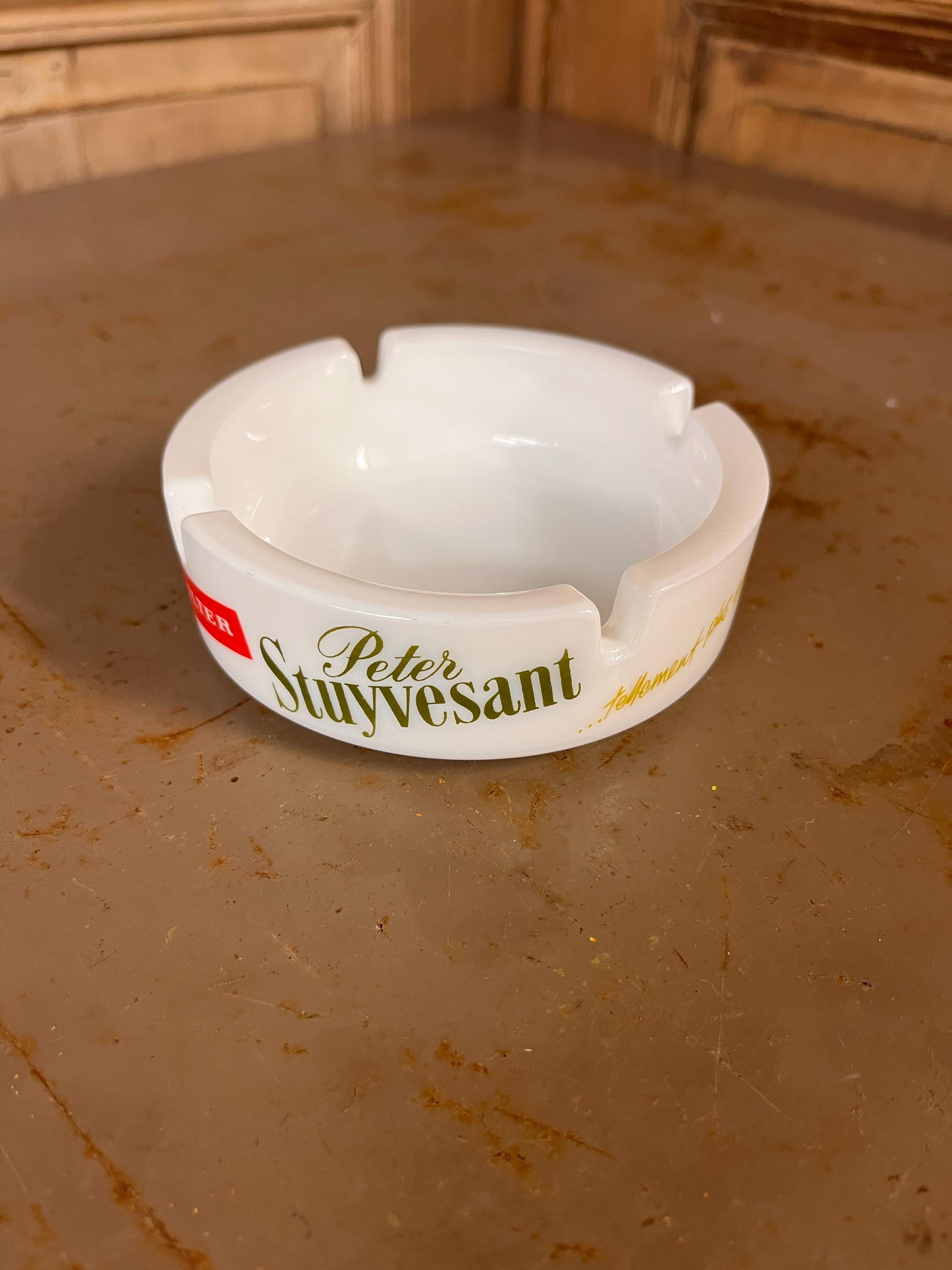 Cendrier Publicitaire Vintage "PETER STUYVESANT" – Opaline Blanche – Années 70/80