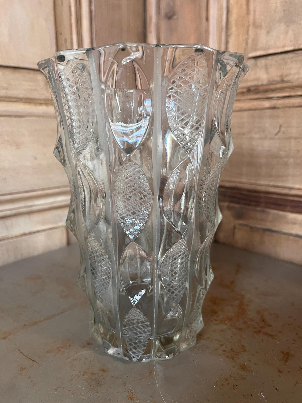 Vase verre texturé français motif écailles vintage - L'Heureux Nouveau