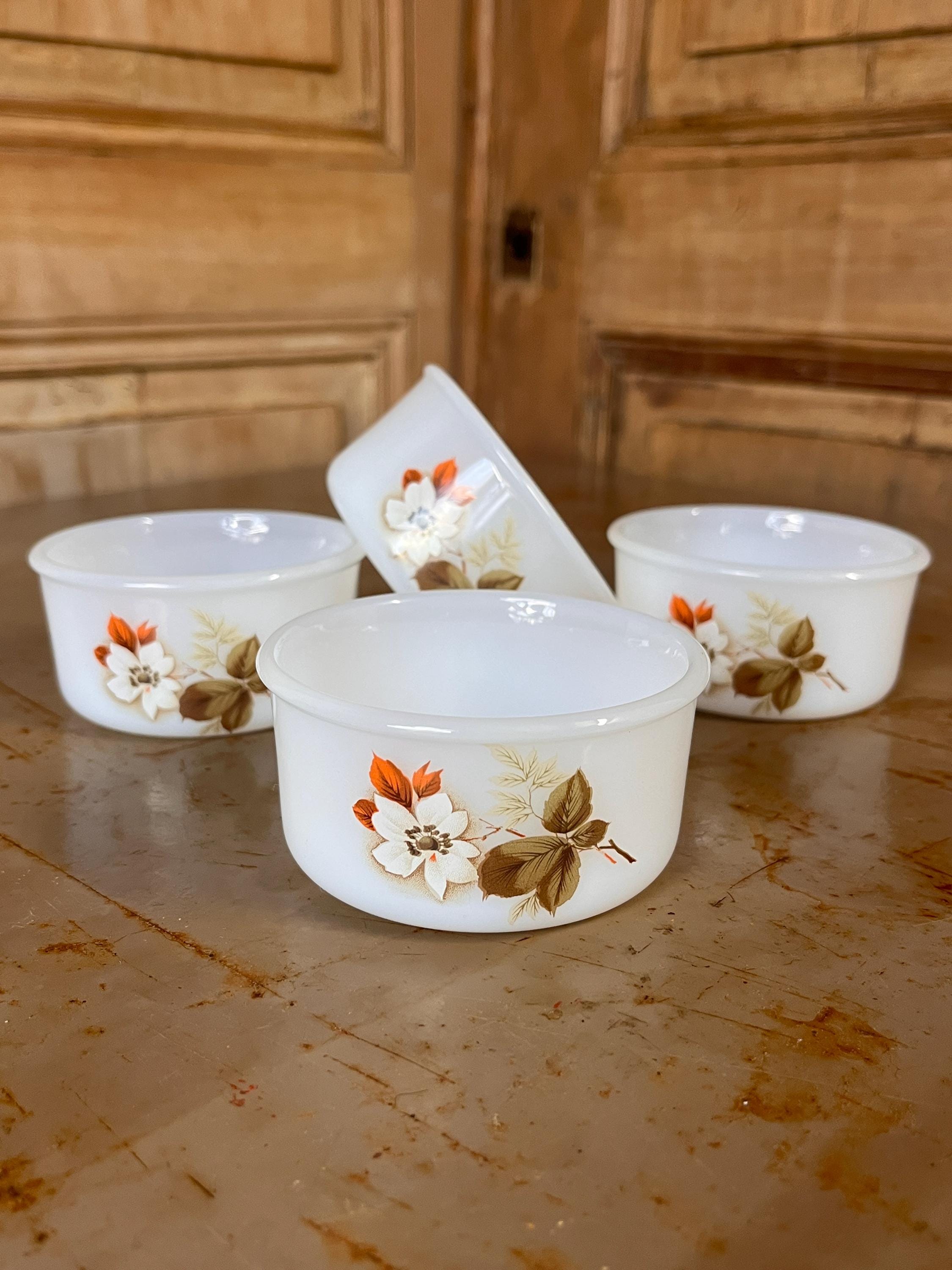 Lot de 4 Ramequins Vintage Arcopal "Avila" – Opaline Blanche Décor Floral Automnal Années 70
