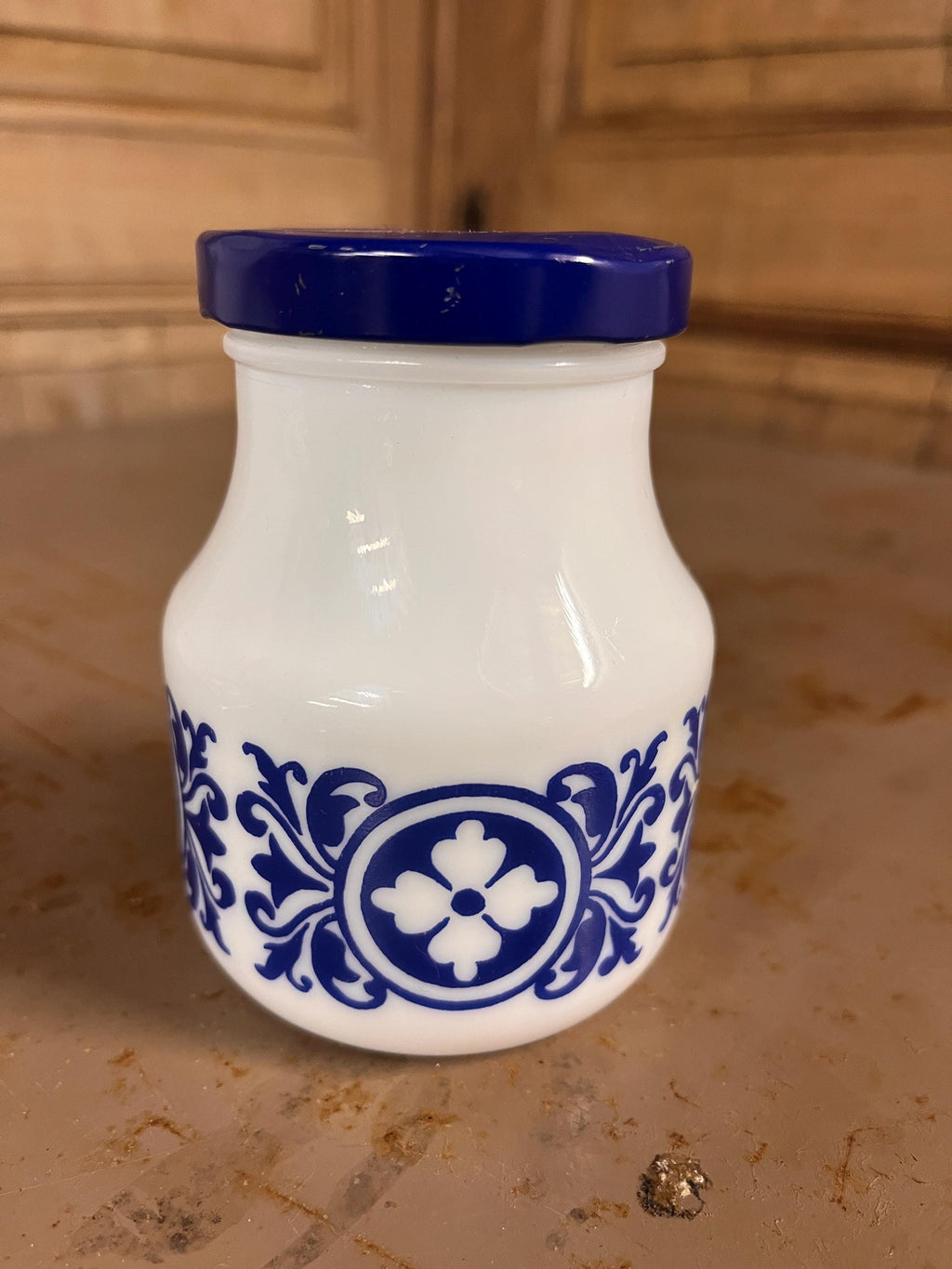 Pot à Épices Arcopal / Opaline – Verre Opalin Blanc & Bleu Vintage Années 70
