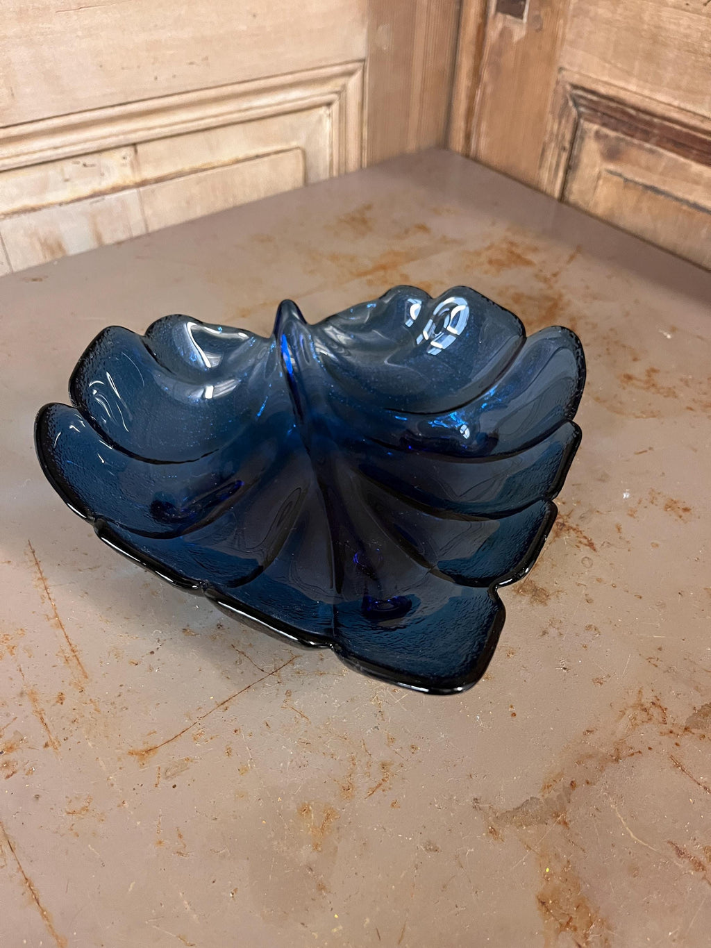 Vide-Poches Vintage en Verre Bleu Cobalt – Forme Feuille Tripode – Années 70